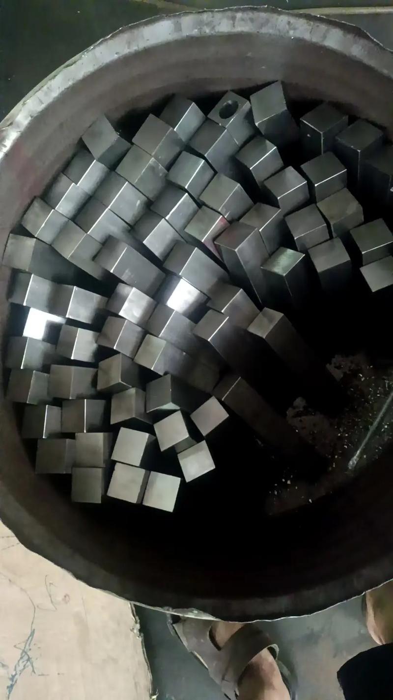 深孔钻与顶针 加工中心在深孔金属加工中的关键应用